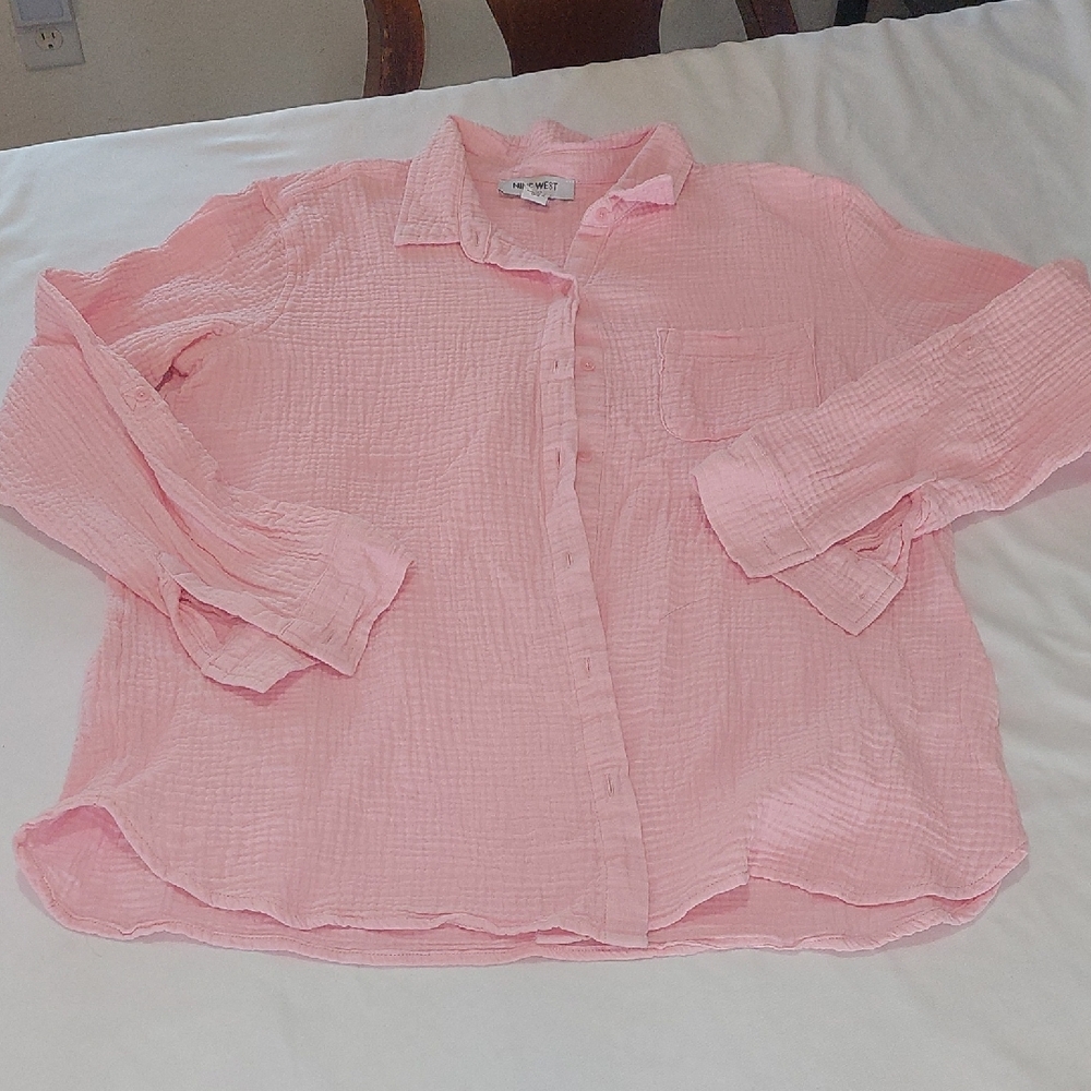 Nine West Light Pink Womens Button Down Shirt.Size Large .Great Condition